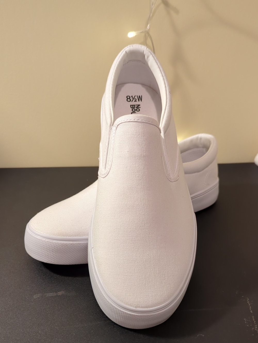 No Boundaries White Twin Gore Canvas Slip-On Sneakers, Wide Width 8 1/2